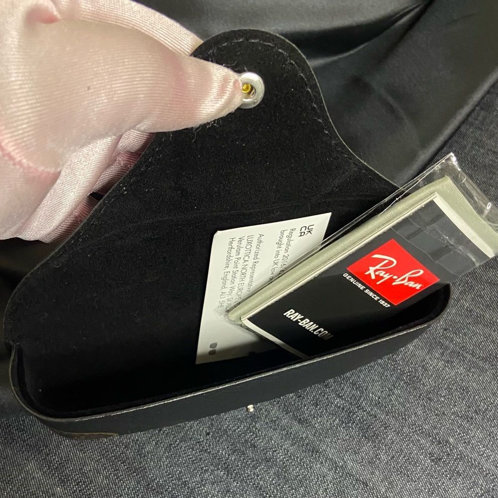 Ray-Ban CASE - Picture 2 of 2